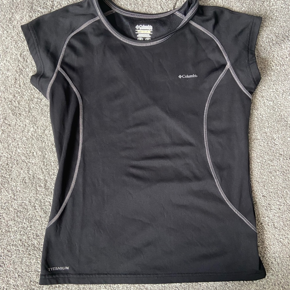 Columbia Women's Black Short Sleeve Tee